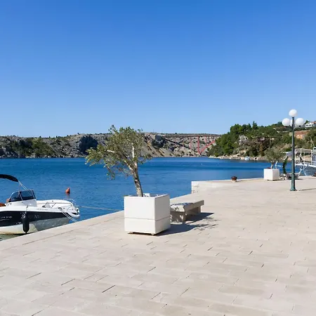 Apartmán Skroco-3 By Interhome Maslenica